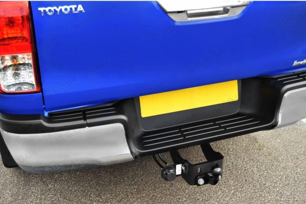 HILUX-16TOWBAR