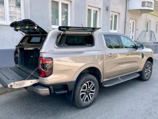 Ford Ranger: Krov tovarnog sanduka sa pop out prozorima